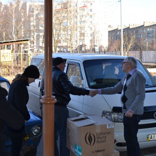 Бучанський Червоний Хрест та Центр соціальної служби.