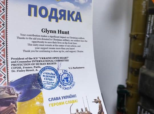 Вручили подяку Glynn Hunt за підтримку військових Збройних сил України