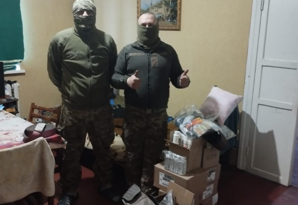 Передали вітаміни та медичні засоби для наших захисників!