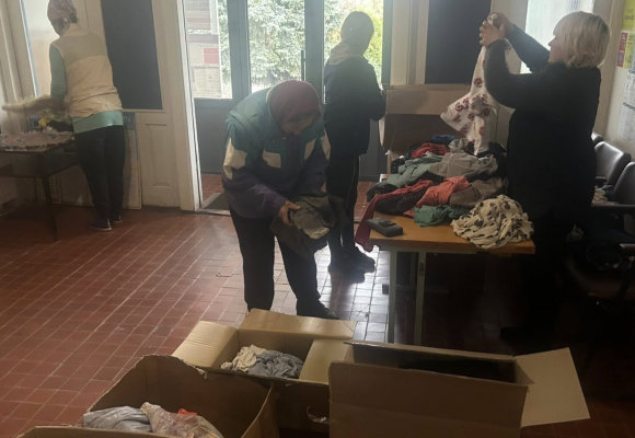 Роздача гуманітарної допомоги для внутрішньо переміщених осіб